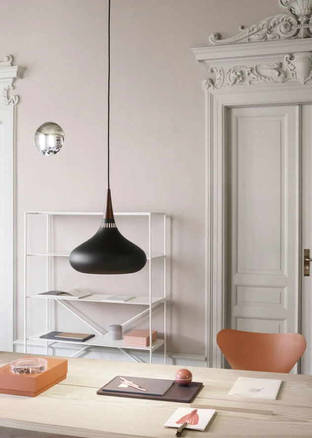 Fritz Hansen Orient™ P2, Black/Rosewood Grå - Billede 2